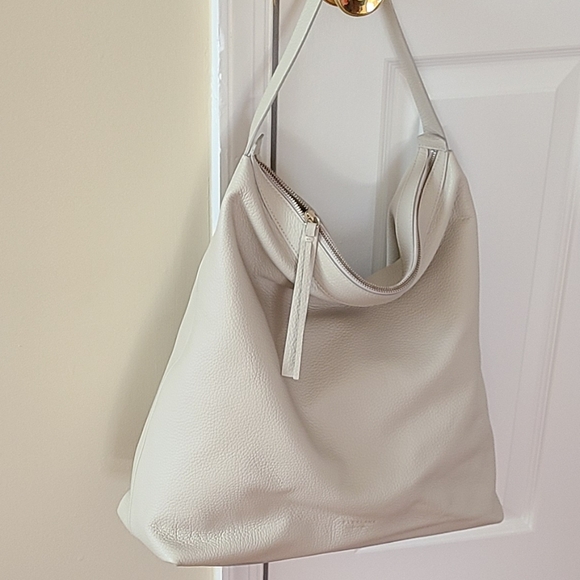 Everlane Boss Leather Bag in Sandstone - Picture 6 of 9